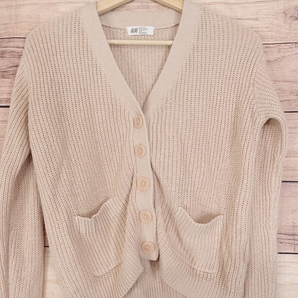 H&M LIGHT PINK LONG SLEEVE CARDIGAN SWEATER WOMENS SIZE 20 - Picture 2 of 6